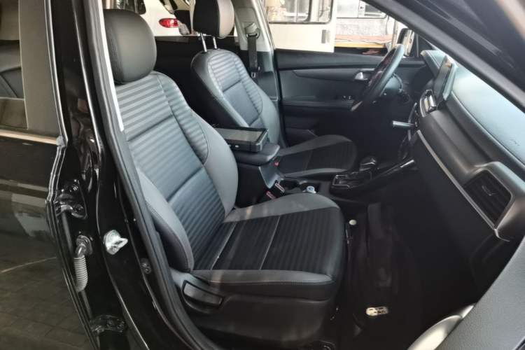 Used Kia Sportage R 2019 2.0L Automatic Smart Luxury Edition Right Front Seat