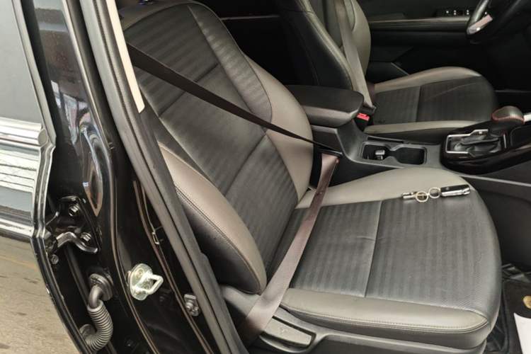 Used Kia Sportage R 2019 2.0L Automatic Smart Luxury Edition Right Front Seat