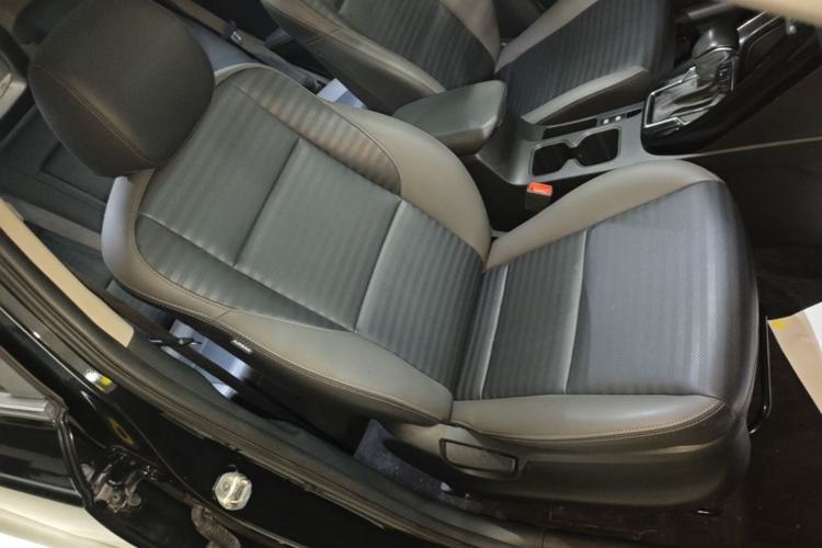 Used Kia Sportage R 2019 2.0L Automatic Smart Luxury Edition Right Front Seat