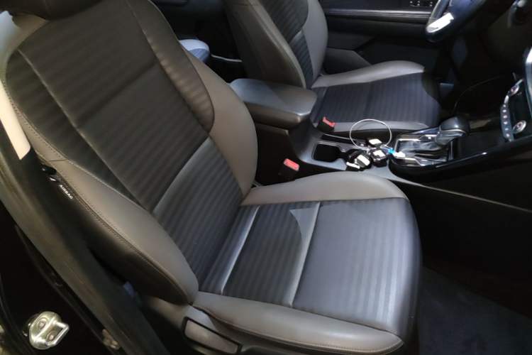 Used Kia Sportage R 2019 2.0L Automatic Smart Luxury Edition Right Front Seat