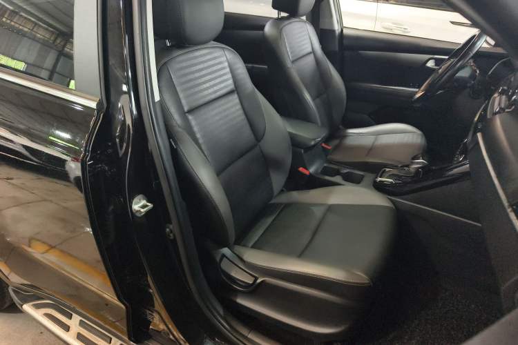 Used Kia Sportage R 2019 2.0L Automatic Smart Luxury Edition Right Front Seat