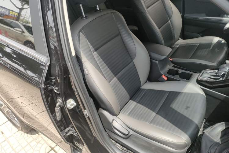 Used Kia Sportage R 2019 2.0L Automatic Smart Luxury Edition Right Front Seat