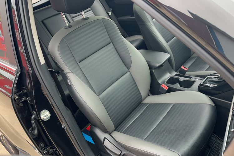 Used Kia Sportage R 2019 2.0L Automatic Smart Luxury Edition Right Front Seat