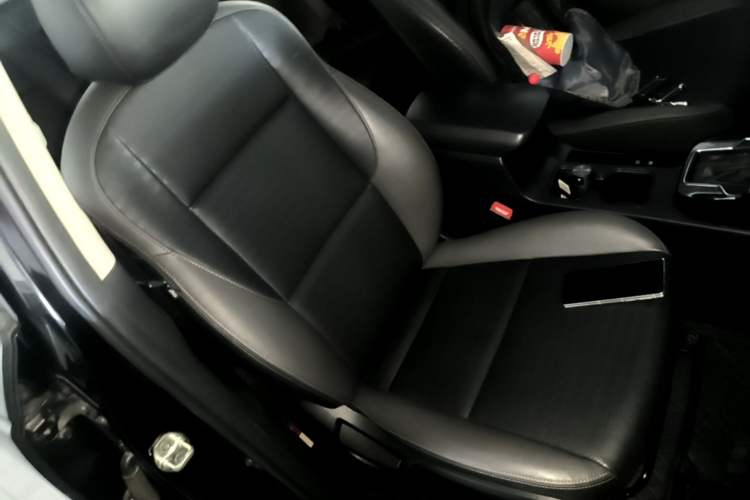 Used Kia Sportage R 2019 2.0L Automatic Smart Luxury Edition Right Front Seat