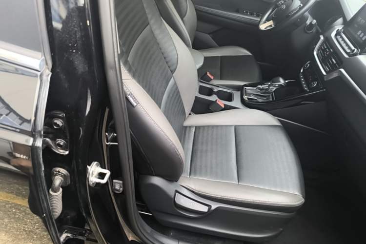 Used Kia Sportage R 2019 2.0L Automatic Smart Luxury Edition Right Front Seat