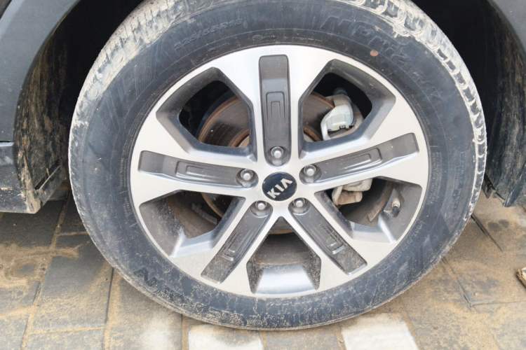 Used Kia Sportage R 2019 2.0L Automatic Smart Luxury Edition Right Front Wheel Hub