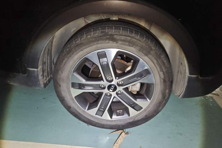 Used Kia Sportage R 2019 2.0L Automatic Smart Luxury Edition Right Front Wheel Hub