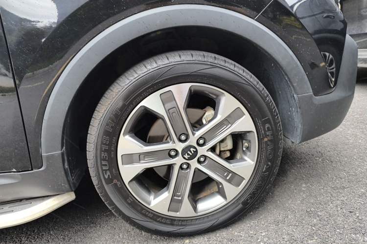 Used Kia Sportage R 2019 2.0L Automatic Smart Luxury Edition Right Front Wheel Hub