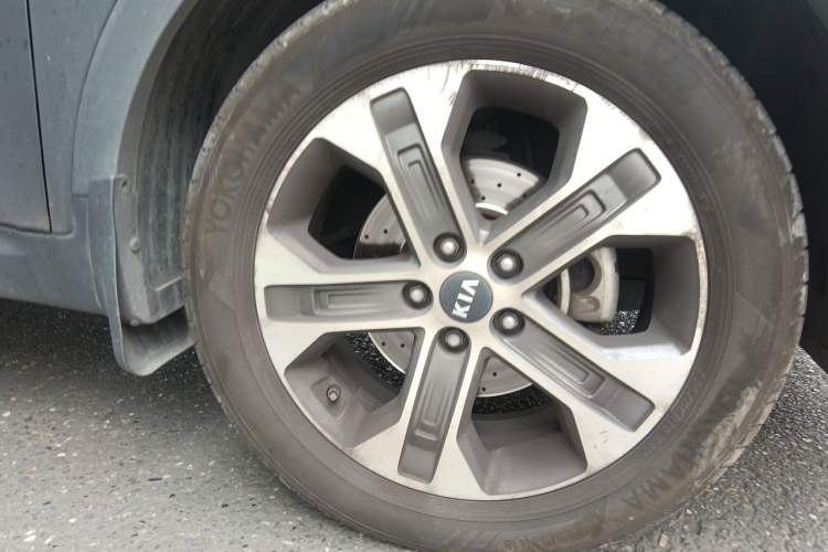 Used Kia Sportage R 2019 2.0L Automatic Smart Luxury Edition Right Front Wheel Hub