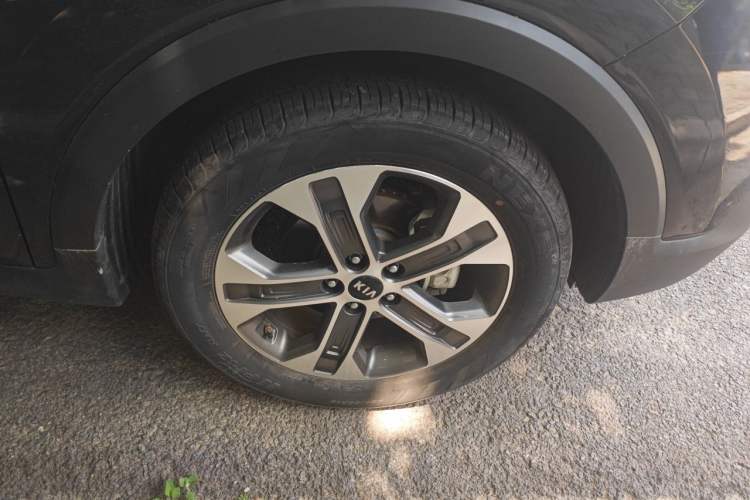 Used Kia Sportage R 2019 2.0L Automatic Smart Luxury Edition Right Front Wheel Hub