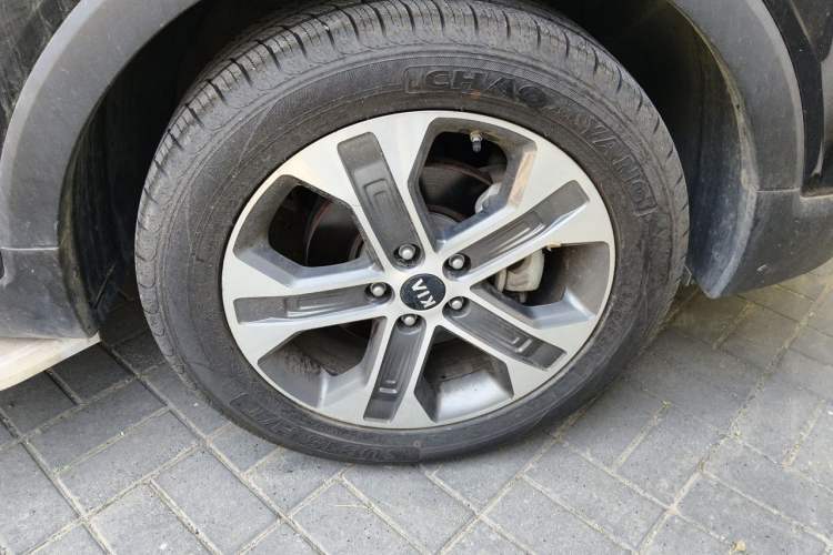Used Kia Sportage R 2019 2.0L Automatic Smart Luxury Edition Right Front Wheel Hub