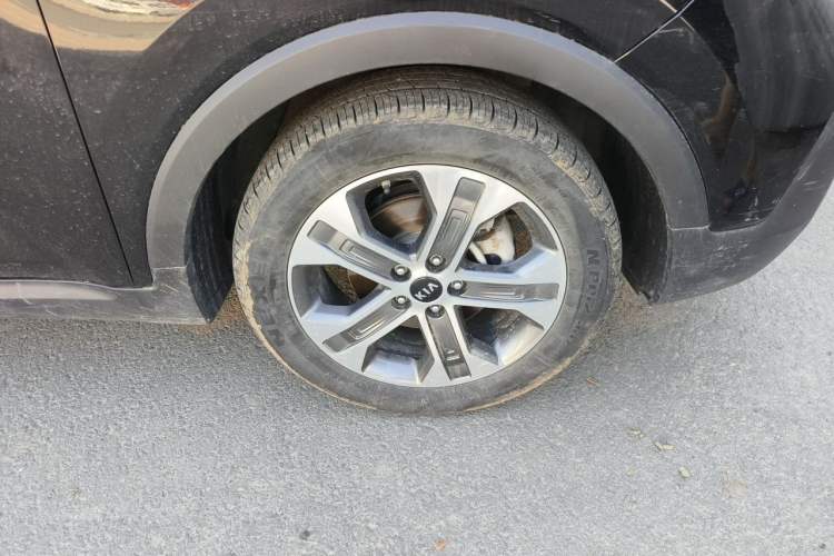 Used Kia Sportage R 2019 2.0L Automatic Smart Luxury Edition Right Front Wheel Hub