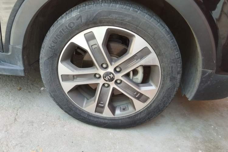 Used Kia Sportage R 2019 2.0L Automatic Smart Luxury Edition Right Front Wheel Hub