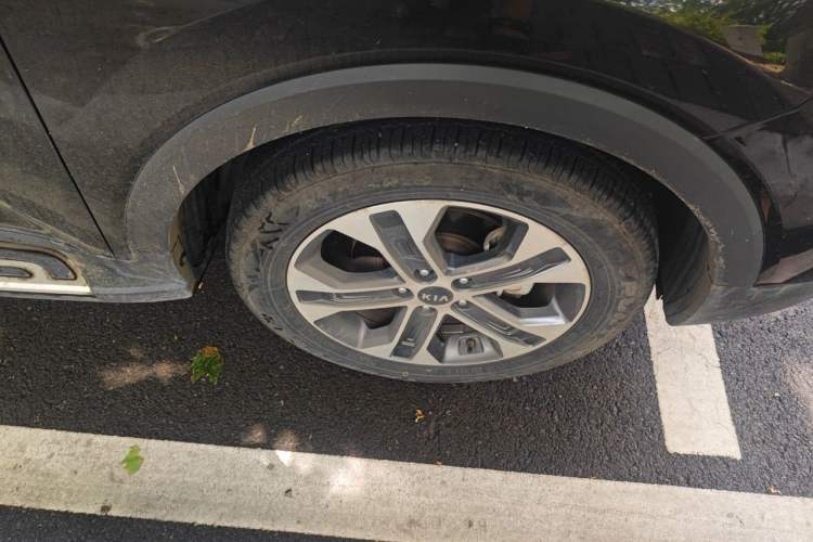 Used Kia Sportage R 2019 2.0L Automatic Smart Luxury Edition Right Front Wheel Hub
