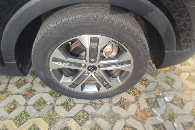 Used Kia Sportage R 2019 2.0L Automatic Smart Luxury Edition Right Front Wheel Hub