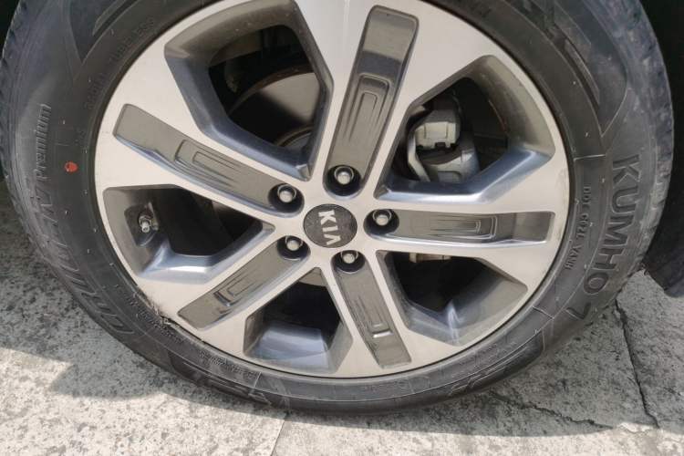 Used Kia Sportage R 2019 2.0L Automatic Smart Luxury Edition Right Front Wheel Hub