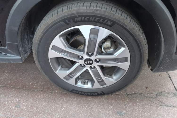 Used Kia Sportage R 2019 2.0L Automatic Smart Luxury Edition Right Front Wheel Hub