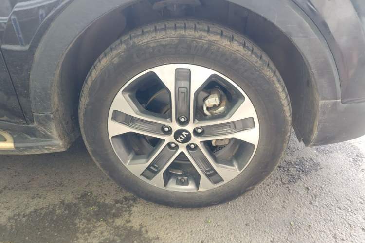 Used Kia Sportage R 2019 2.0L Automatic Smart Luxury Edition Right Front Wheel Hub