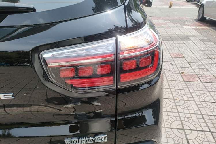 Used Kia Sportage R 2019 2.0L Automatic Smart Luxury Edition Right Rear Taillight
