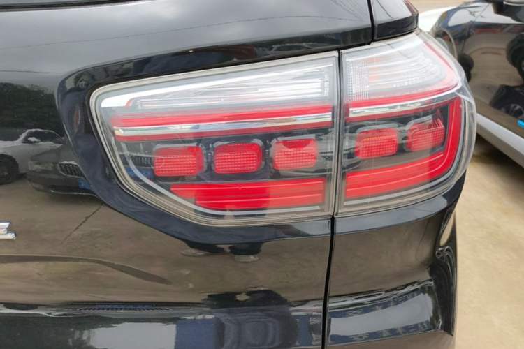 Used Kia Sportage R 2019 2.0L Automatic Smart Luxury Edition Right Rear Taillight