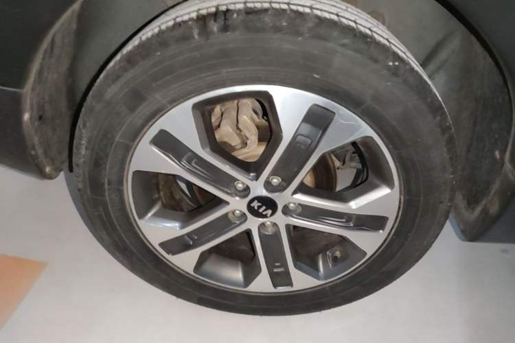 Used Kia Sportage R 2019 2.0L Automatic Smart Luxury Edition Right Rear Wheel Hub