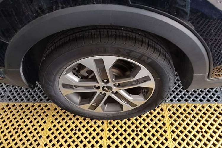 Used Kia Sportage R 2019 2.0L Automatic Smart Luxury Edition Right Rear Wheel Hub