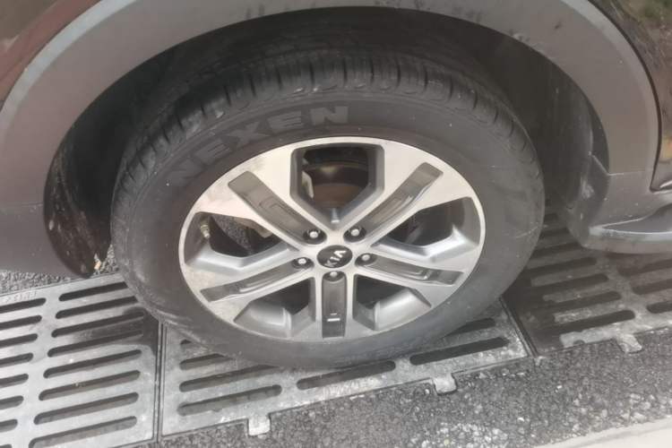 Used Kia Sportage R 2019 2.0L Automatic Smart Luxury Edition Right Rear Wheel Hub