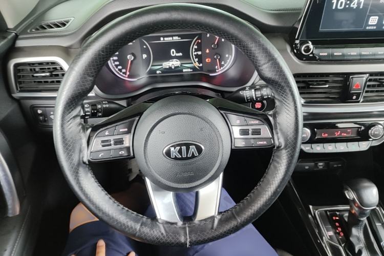 Used Kia Sportage R 2019 2.0L Automatic Smart Luxury Edition Steering Wheel