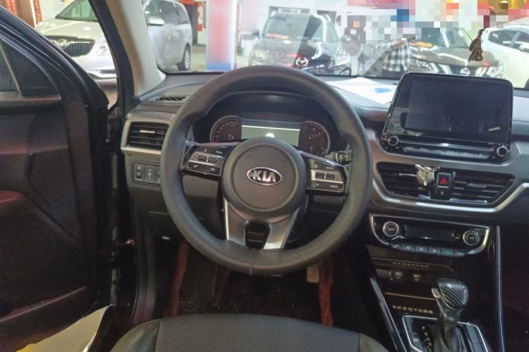 Used Kia Sportage R 2019 2.0L Automatic Smart Luxury Edition Steering Wheel