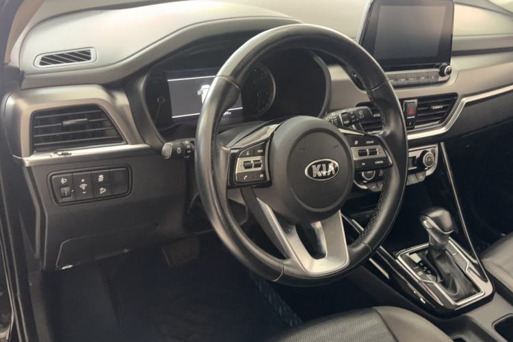Used Kia Sportage R 2019 2.0L Automatic Smart Luxury Edition Steering Wheel