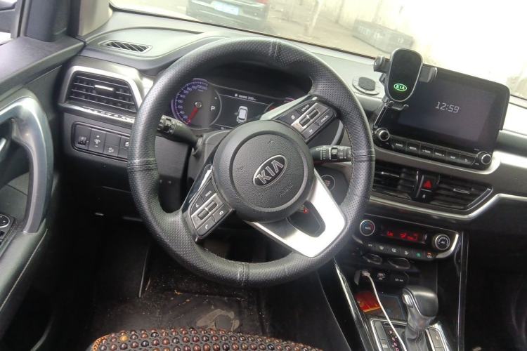 Used Kia Sportage R 2019 2.0L Automatic Smart Luxury Edition Steering Wheel