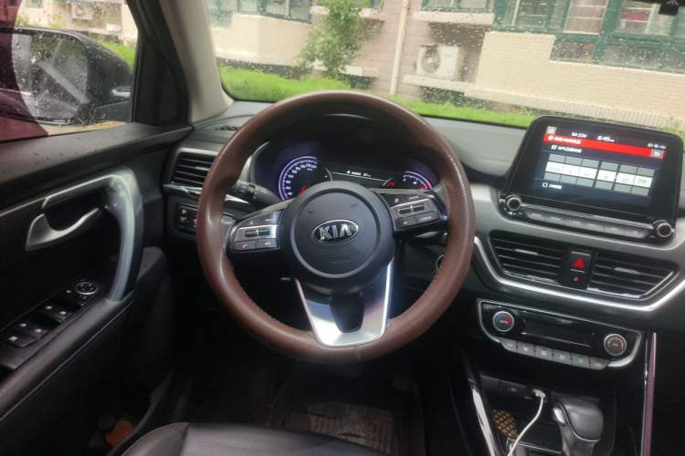 Used Kia Sportage R 2019 2.0L Automatic Smart Luxury Edition Steering Wheel