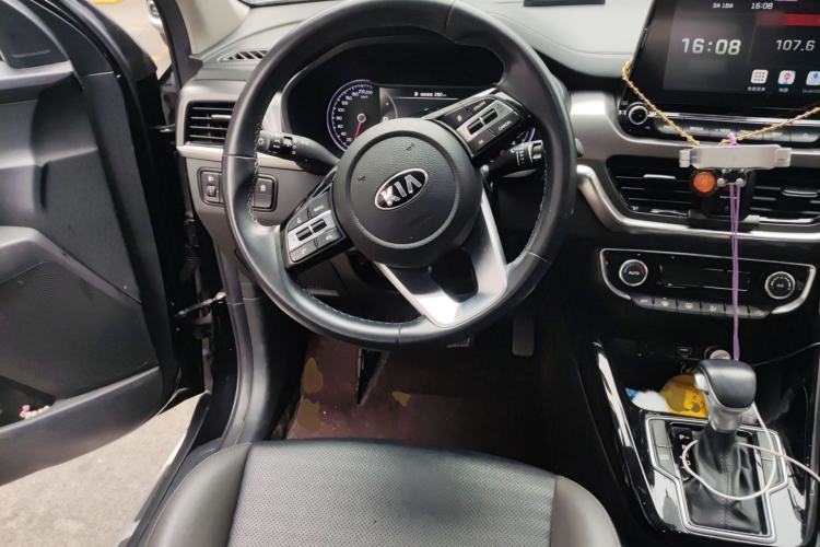 Used Kia Sportage R 2019 2.0L Automatic Smart Luxury Edition Steering Wheel