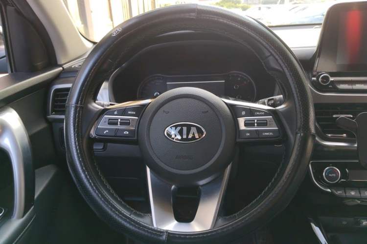 Used Kia Sportage R 2019 2.0L Automatic Smart Luxury Edition Steering Wheel