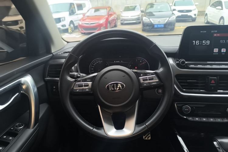 Used Kia Sportage R 2019 2.0L Automatic Smart Luxury Edition Steering Wheel