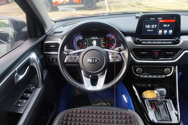 Used Kia Sportage R 2019 2.0L Automatic Smart Luxury Edition Steering Wheel