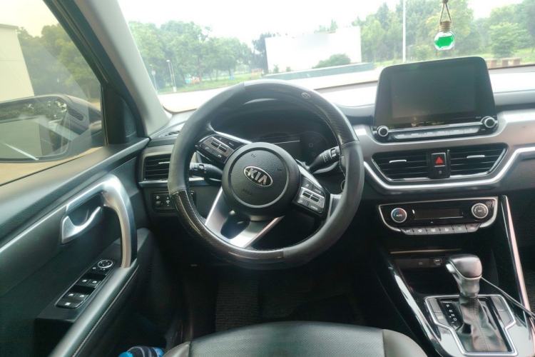 Used Kia Sportage R 2019 2.0L Automatic Smart Luxury Edition Steering Wheel