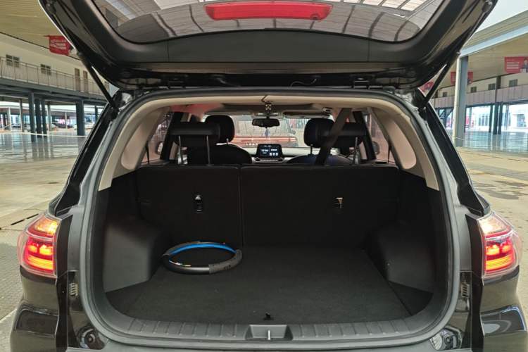 Used Kia Sportage R 2019 2.0L Automatic Smart Luxury Edition Trunk