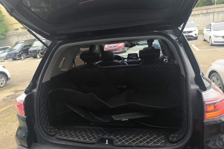 Used Kia Sportage R 2019 2.0L Automatic Smart Luxury Edition Trunk