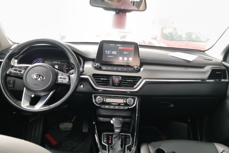 Used Kia Sportage R 2019 2.0L Automatic Smart Luxury Edition Center Console