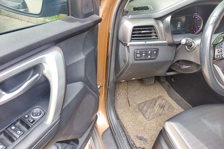 Used Kia Sportage R 2019 2.0L Automatic Smart Luxury Edition Interior 3