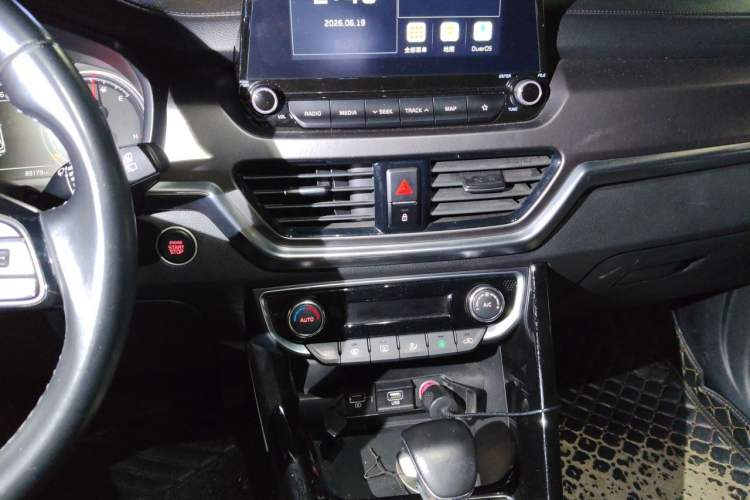 Used Kia Sportage R 2019 2.0L Automatic Smart Luxury Edition Audio And AC Panel