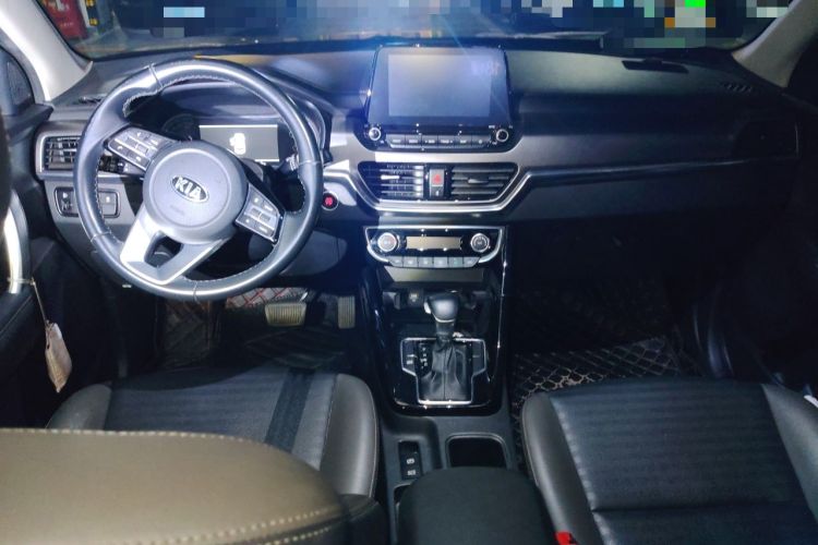 Used Kia Sportage R 2019 2.0L Automatic Smart Luxury Edition Center Console