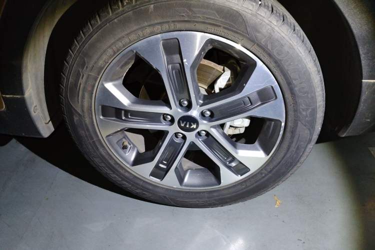 Used Kia Sportage R 2019 2.0L Automatic Smart Luxury Edition Right Front Wheel Hub