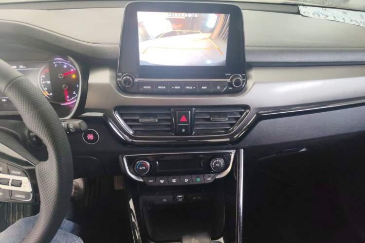 Used Kia Sportage R 2019 2.0L Automatic Smart Luxury Edition Audio And AC Panel
