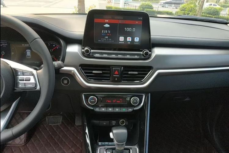 Used Kia Sportage R 2019 2.0L Automatic Smart Luxury Edition Audio And AC Panel