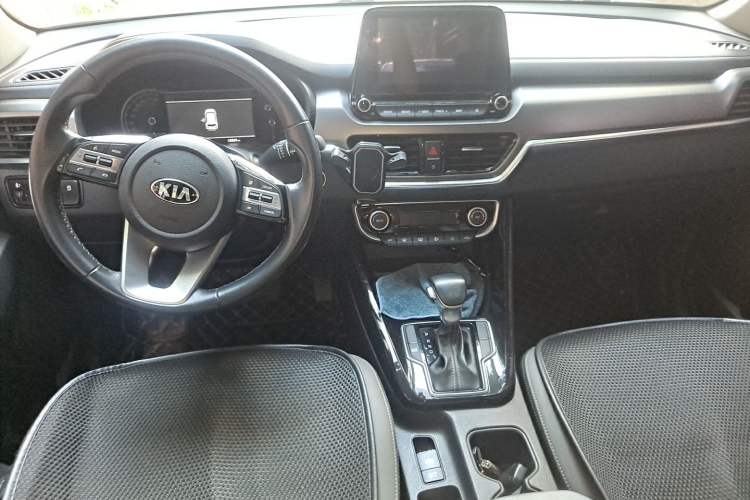 Used Kia Sportage R 2019 2.0L Automatic Smart Luxury Edition Center Console