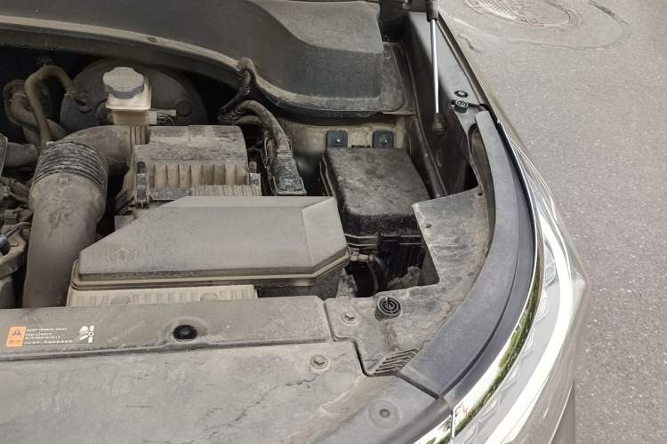 Used Kia Sportage R 2019 2.0L Automatic Smart Luxury Edition Engine Bay Left