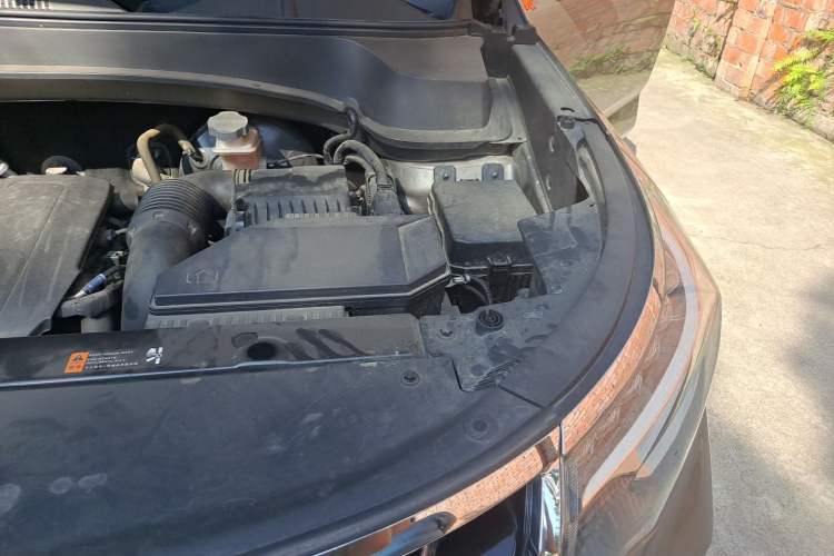 Used Kia Sportage R 2019 2.0L Automatic Smart Luxury Edition Engine Bay Left