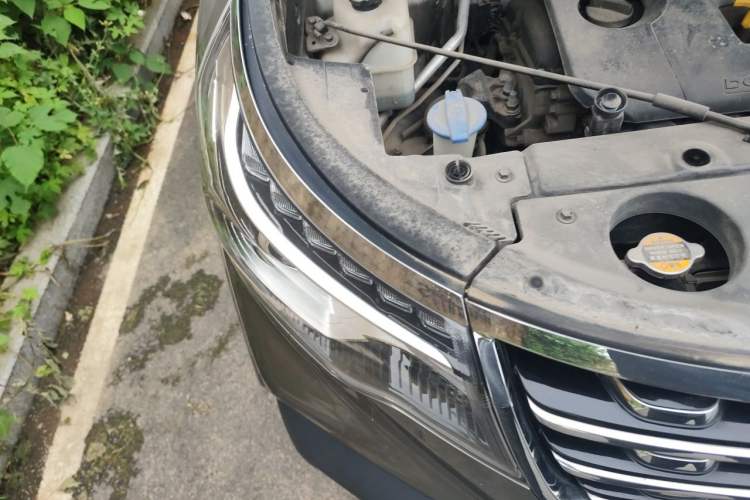 Used Kia Sportage R 2019 2.0L Automatic Smart Luxury Edition Engine Bay Right